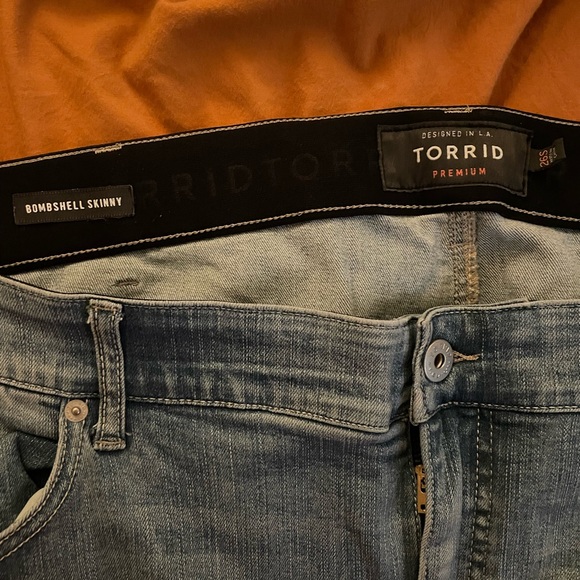 Torrid Light Blue Bombshell Skinny Jeans - Picture 2 of 3